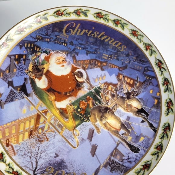 2003 ANNUAL CHRISTMAS COLLECTORS PLATE COMING TO TOWN BY TOM NEWSOM - Picture 2 of 6